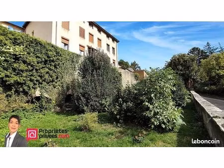 immeuble 15 pièces 388 m²