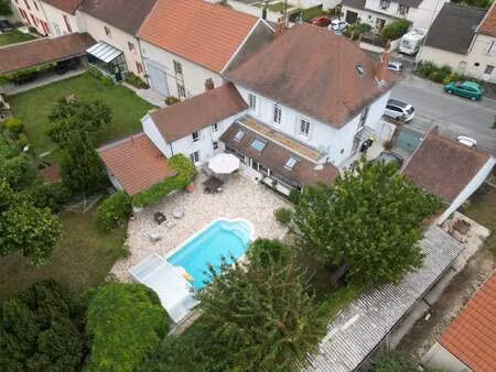 maison de luxe à vendre à plivot : 649 000 €