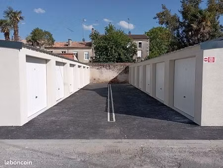 garages à louer