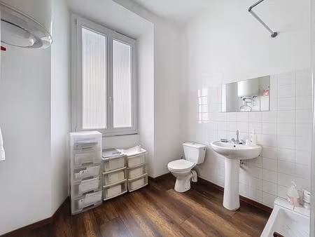 location local industriel 91 m² à ajaccio (20000)