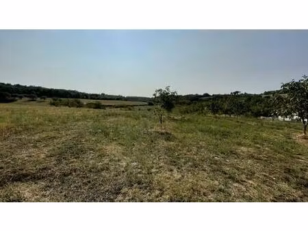 terrain constructible de 3593 m2 avec vue à 20 minutes de sarlat