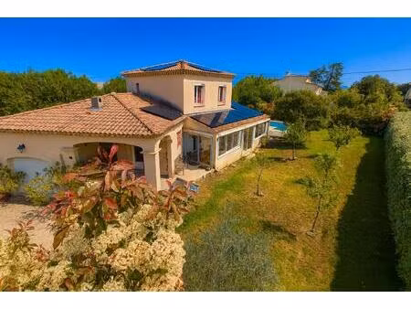 pernes les fontaines villa 150 m² sur 1448 m² de terrain avec pisicne