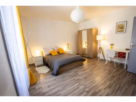 location meublée appartement 2 pièces 52 m² à cherbourg-octeville (50100)  1 100 €