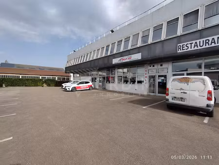 location commerce 177 m² à auxerre (89000)