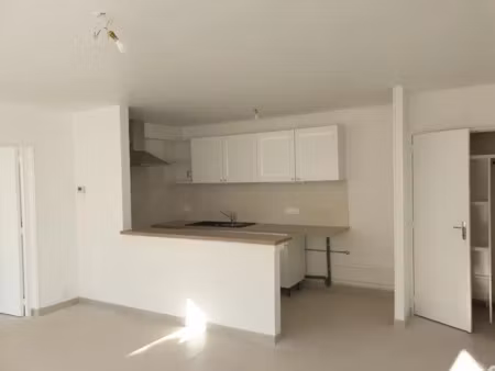 location appartement 2 pièces 45 m² à sens (89100)  670 €