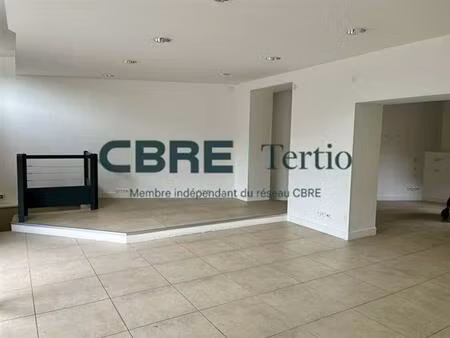 location commerce saint-cyr-sur-loire 66 m²