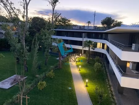 à louer garage-parking 13 m² – 190 € |villeneuve-loubet