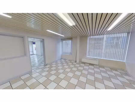 local commercial rueil malmaison 63 m2