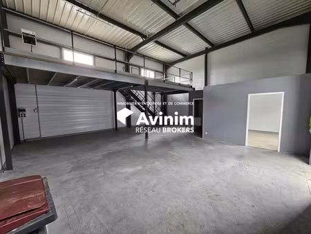 disponible immediatement- local avec entrepôt