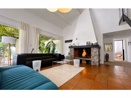 maison bélarga m² t-5 à vendre  675 000 €