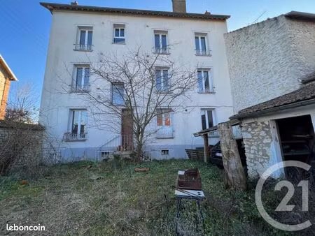 immeuble 335 m² ury