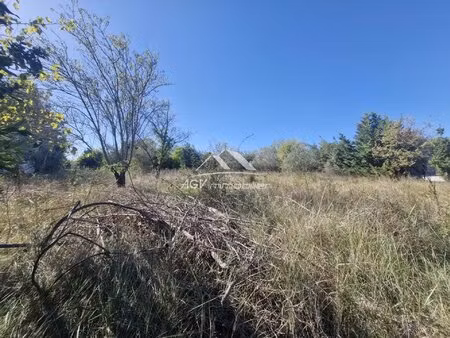 sur la commune de salindres terrain constructible d'environ 1140 m²