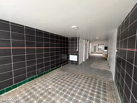 local commercial 143 m² montcornet