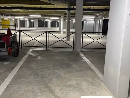 parking romainville - proche metro 5