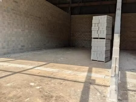 local industriel 420 m²