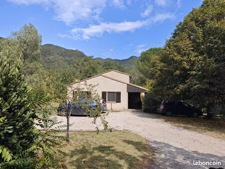 villa 8 pièces 180 m²