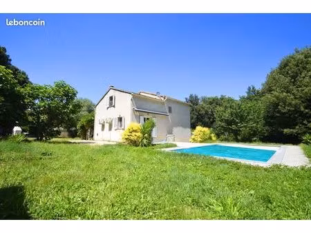 villa 4 pièces 146 m²