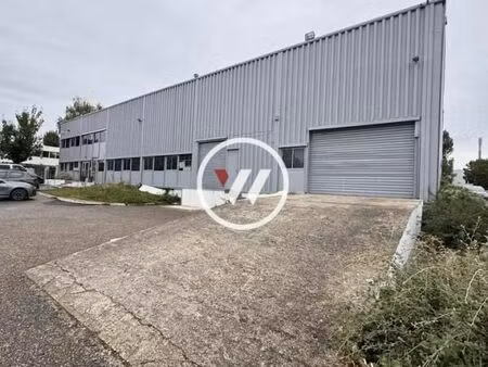 local d'activité 3 244 m²