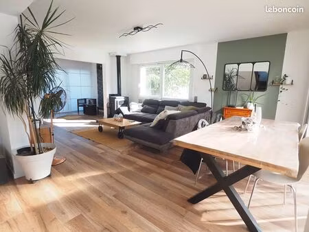 maison 6 pièces 201 m²