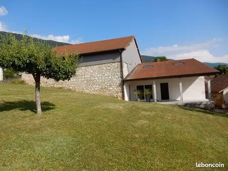 maison en pierre de 64m² hab + grange (63m² au sol) sur 659m² de terrain