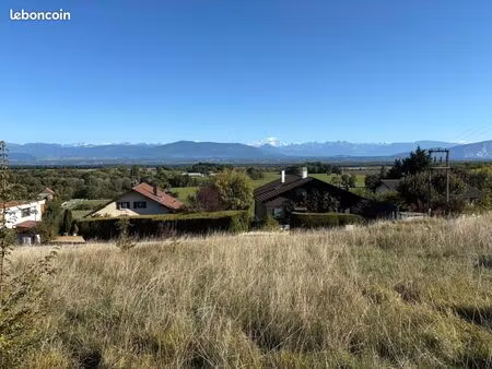 terrain 2 069 m² grilly