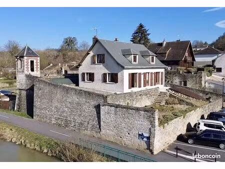 propriété 4 pièces 135 m²