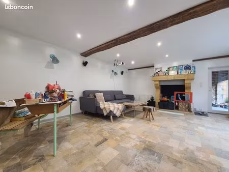 maison 8 pièces 228 m²