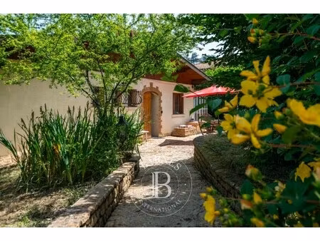 maison de luxe à vendre à saint-romain-au-mont-d'or