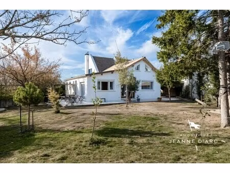 maison de luxe à vendre à villiers-saint-fréderic