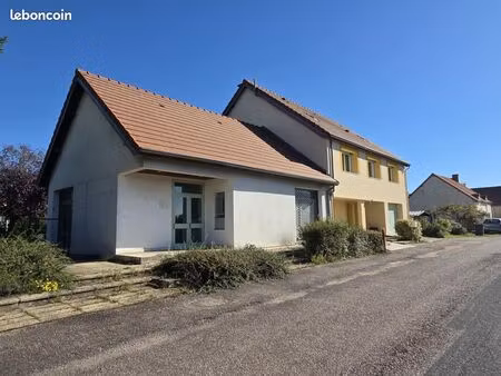 propriété 6 pièces 205 m²