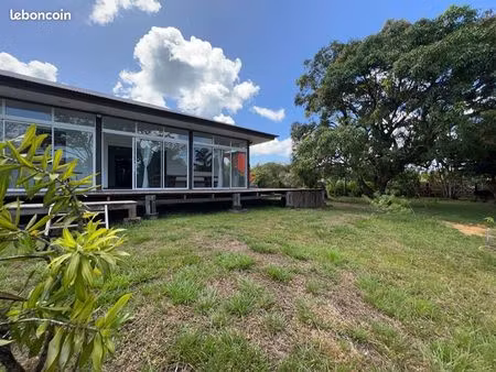 villa 4 pièces 150 m²