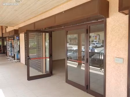 loue local commercial ou de bureau