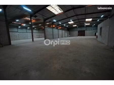 local d'activité 2 160 m²