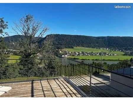 magnifique maison de 130 m² avec vue imprenable sur le lac de chaillexon