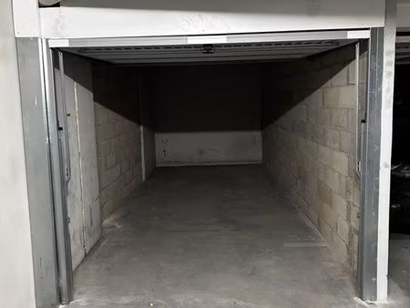 parking / box à vendre 13007