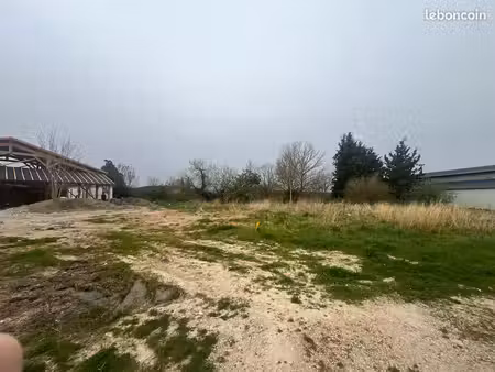 terrain a bâtir viabilisé 650m2