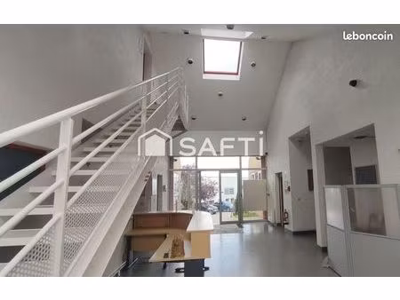 bureaux 391 m² linas