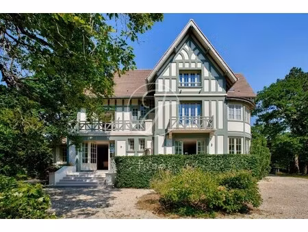 maison de luxe à vendre dans le quartier ibis