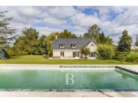 maison de luxe à vendre à saint-étienne-la-thillaye