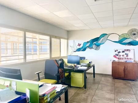 bureaux 222 m²