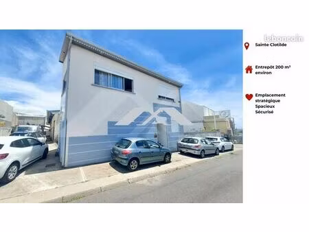 entrepôt 200 m² sainte clotilde