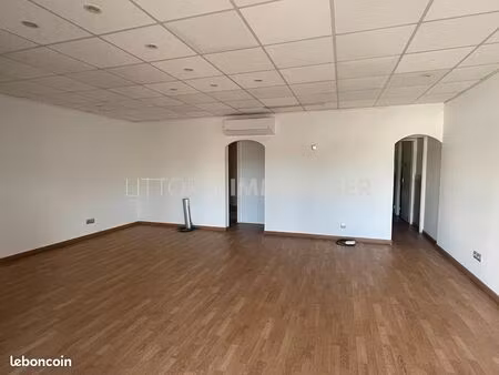 local commercial 66 m² saint gilles les bains
