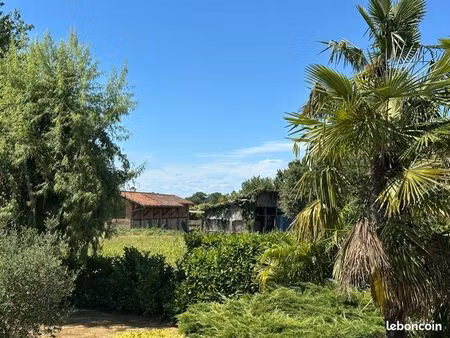 longère à rénover avec grand jardin  proche plaisance – 100 000