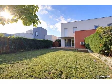 villa 3 pièces 66 m²