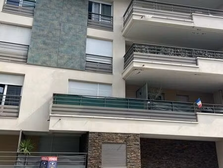 emplacement parking sécurisé