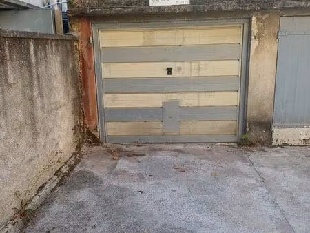 box fermé de 13 mètres carrés r c sûr bondy centre