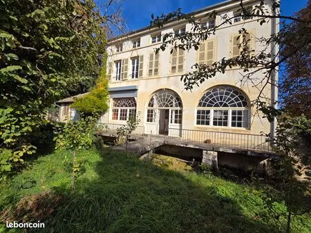 maison 8 pièces 285 m²