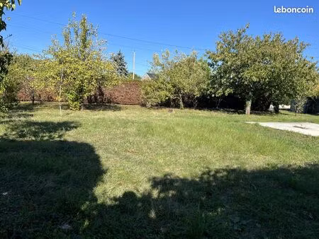 terrain 796 m² la ménitré