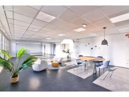 bureau 955 m²