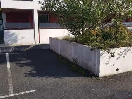 3 places de parking